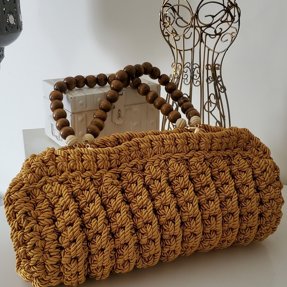Beautiful Crochet Purse - Picture 1 of 4